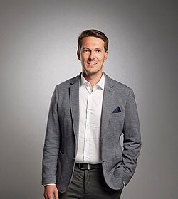Hansjörg Peer